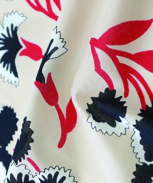 MARNI MARKET(マルニマーケット)の「バンダナ(バンダナ/スカーフ・レディース・ベージュフラワー・FREE)」の4枚目の写真