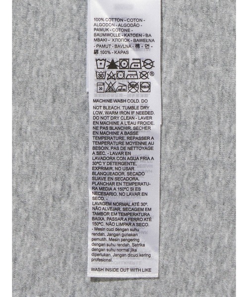 Levi's(リーバイス)の「Levi's/リーバイス エッセンシャル SPORTY Tシャツ グレー MINI FLAG(Tシャツ/カットソー・レディース・グレー・XS/S/M)」の2枚目の写真