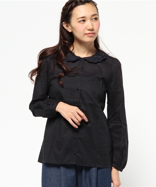 earth music&ecology（アースミュージックアンドエコロジー）の「2枚衿レース刺繍ブラウス（シャツ/ブラウス・レディース・アイボリー/ピンクベージュ/ネイビー・SMALL/MEDIUM）」の2枚目の写真