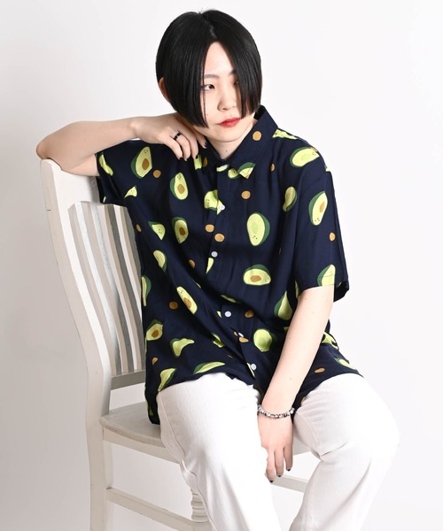 セール】アボカド柄 総柄 半袖ブラウス レギュラーカラー（シャツ
