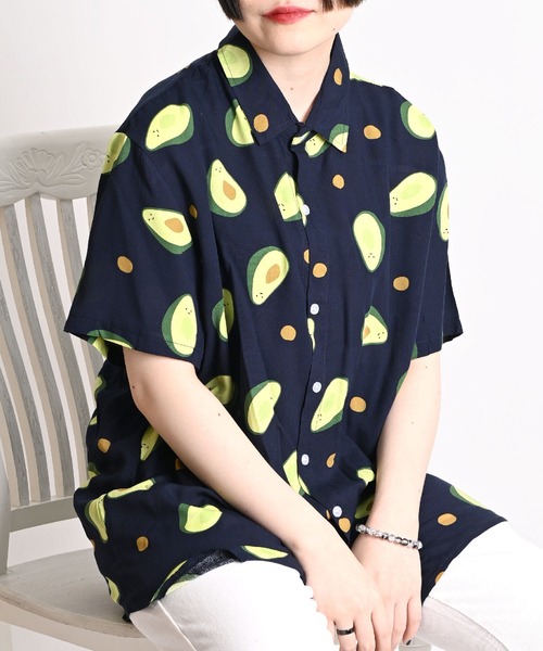 セール】アボカド柄 総柄 半袖ブラウス レギュラーカラー（シャツ