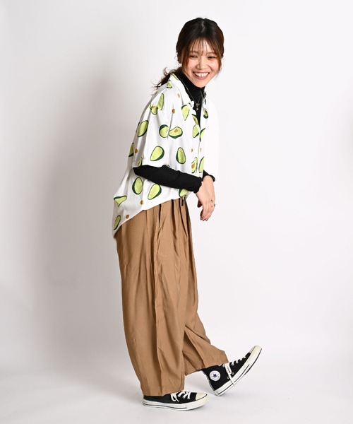 セール】アボカド柄 総柄 半袖ブラウス レギュラーカラー（シャツ