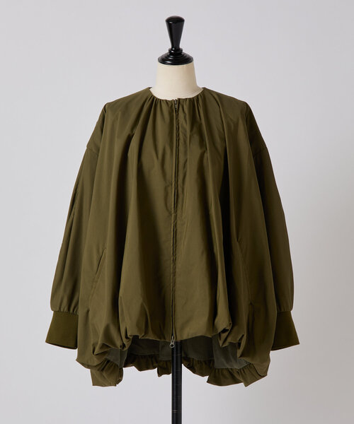 BEARDSLEY（ビアズリー）の「ソデパフバルーンブルゾン（ノーカラージャケット・レディース・ブラック/カーキ・FREE）」の10枚目の写真