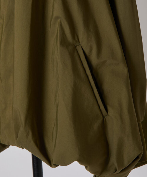 BEARDSLEY（ビアズリー）の「ソデパフバルーンブルゾン（ノーカラージャケット・レディース・ブラック/カーキ・FREE）」の17枚目の写真