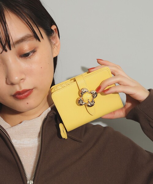 Ray BEAMS（レイビームス）の「【WEB限定】Hashibami / 花バックル ウォレット（財布・レディース・イエロー系その他5/グレー/グリーン系その他4/オレンジ/シルバー/ブラック・ONE SIZE）」の5枚目の写真