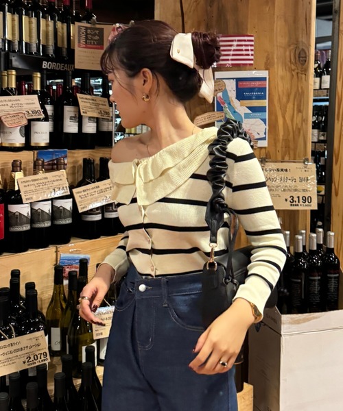 efill(エフィル)の「フリル襟の ボーダー ニット カーディガン(ニット/セーター・レディース・ホワイト・FREE)」の5枚目の写真