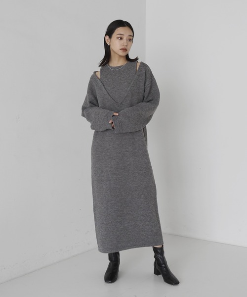 hellam(へラム)の「レイヤード風Vネックニットワンピース(ワンピース・レディース・チャコール/ブラック・FREE)」の4枚目の写真
