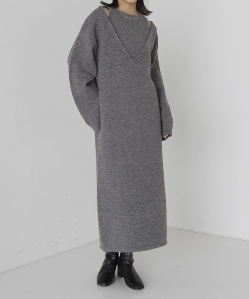 hellam(へラム)の「レイヤード風Vネックニットワンピース(ワンピース・レディース・チャコール/ブラック・FREE)」の9枚目の写真