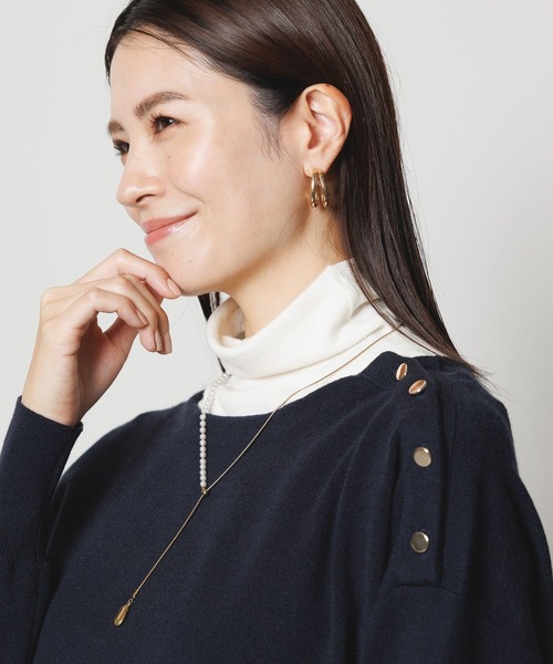 Elura（エルーラ）の「濃密なめらか肩ボタンプルオーバー／134029（ニット/セーター・レディース・ネイビー/グリーン/ダークネイビー/ブラック系その他・FREE）」の8枚目の写真