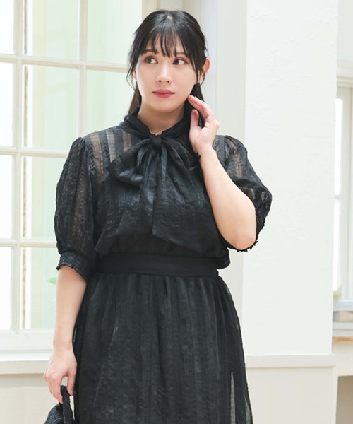 u plume(ユープリュム)の「【LL~4L 大きいサイズ】チェック柄シアーブラウス(シャツ/ブラウス・レディース・グレー/ブラウン/ブラック・LL/3L/4L)」の6枚目の写真
