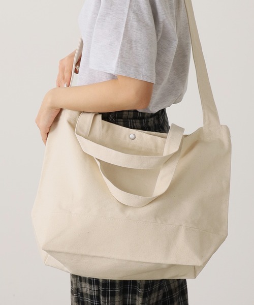 United Athle(ユナイテッドアスレ)の「ヘヴィー キャンバス スイッチング トートバッグ マチ有り ショルダーバッグ2WAYバッグ 2026年 夏 夏服(ショルダーバッグ・メンズ・ブラック/ベージュ系その他2/ベージュ系その他/ナチュラル・FREE)」の3枚目の写真