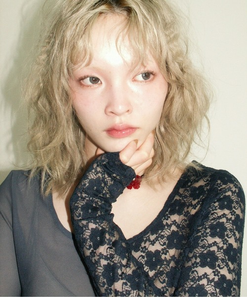 musubore(ムスボレ)の「2way half lace tops / ハーフレーストップス(Tシャツ/カットソー・レディース・ブラック/グリーン/ネイビー・FREE)」の4枚目の写真