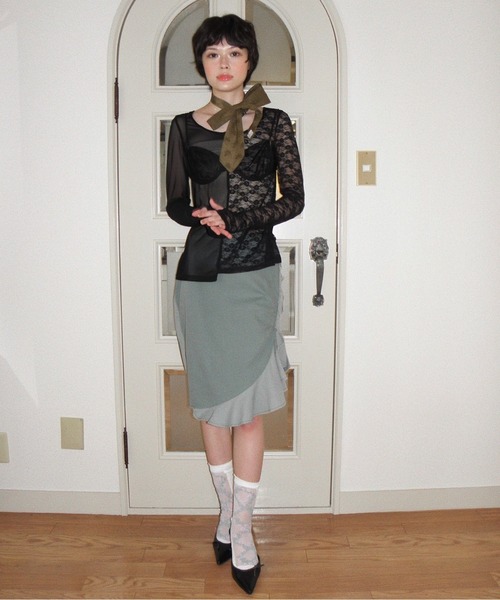 musubore(ムスボレ)の「2way half lace tops / ハーフレーストップス(Tシャツ/カットソー・レディース・ブラック/グリーン/ネイビー・FREE)」の14枚目の写真