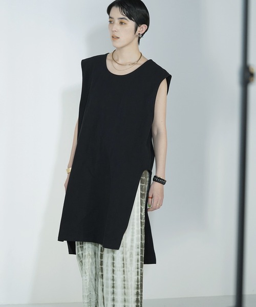 Aphlotus（アプロタス）の「ノースリーブカットオフレイヤードインナーT【無地＆メッシュ】（Tシャツ/カットソー・メンズ・ブラック系2/アイボリー系2/アイボリー系1/ブラック系1・LARGE/MEDIUM/SMALL）」の2枚目の写真