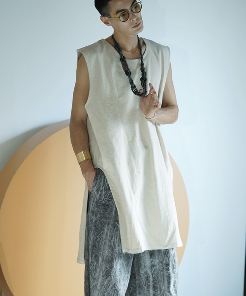 Aphlotus（アプロタス）の「ノースリーブカットオフレイヤードインナーT【無地＆メッシュ】（Tシャツ/カットソー・メンズ・ブラック系2/アイボリー系2/アイボリー系1/ブラック系1・LARGE/MEDIUM/SMALL）」の4枚目の写真