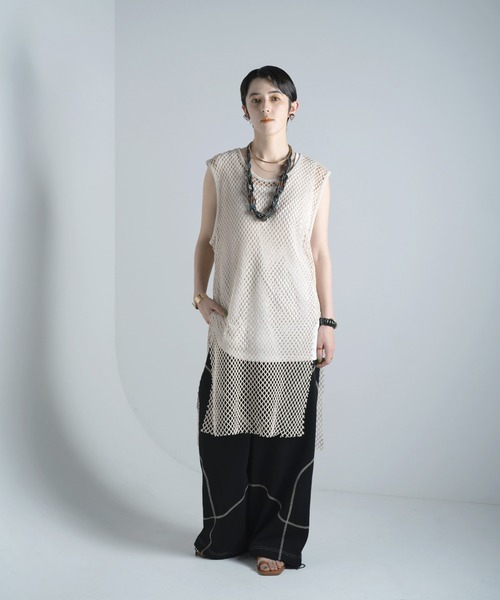 Aphlotus（アプロタス）の「ノースリーブカットオフレイヤードインナーT【無地＆メッシュ】（Tシャツ/カットソー・メンズ・ブラック系2/アイボリー系2/アイボリー系1/ブラック系1・LARGE/MEDIUM/SMALL）」の9枚目の写真