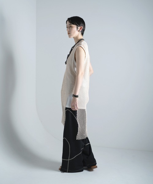 Aphlotus（アプロタス）の「ノースリーブカットオフレイヤードインナーT【無地＆メッシュ】（Tシャツ/カットソー・メンズ・ブラック系2/アイボリー系2/アイボリー系1/ブラック系1・LARGE/MEDIUM/SMALL）」の10枚目の写真