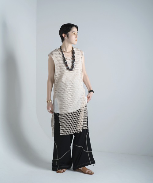 Aphlotus（アプロタス）の「ノースリーブカットオフレイヤードインナーT【無地＆メッシュ】（Tシャツ/カットソー・メンズ・ブラック系2/アイボリー系2/アイボリー系1/ブラック系1・LARGE/MEDIUM/SMALL）」の11枚目の写真