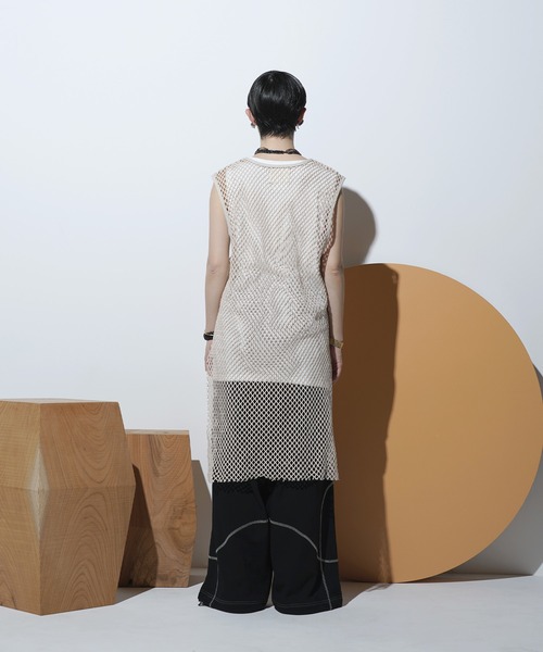 Aphlotus（アプロタス）の「ノースリーブカットオフレイヤードインナーT【無地＆メッシュ】（Tシャツ/カットソー・メンズ・ブラック系2/アイボリー系2/アイボリー系1/ブラック系1・LARGE/MEDIUM/SMALL）」の14枚目の写真