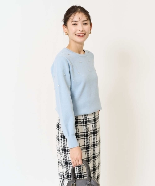 a.v.v(アーヴェヴェ)の「キラキラビジューニット(ニット/セーター・レディース・ネイビー/ダークインディゴブルー・36/34/38/42/40)」の6枚目の写真