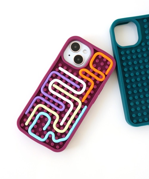 macaroni edge(マカロニエッジ)の「〈macaroni edge/マカロニエッジ〉iPhoneケース ラインアート ドットシリコンケース (iphone13/14/15/16/16pro)(スマホケース/カバー・レディース・ネイビー/バーガンディー・iPhone 13/iPhone 14/iPhone 15/iPhone 16/iPhone 16 Pro)」の4枚目の写真