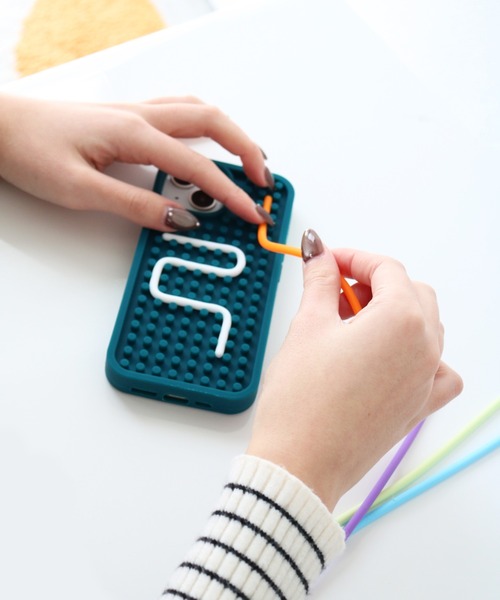 macaroni edge(マカロニエッジ)の「〈macaroni edge/マカロニエッジ〉iPhoneケース ラインアート ドットシリコンケース (iphone13/14/15/16/16pro)(スマホケース/カバー・レディース・ネイビー/バーガンディー・iPhone 13/iPhone 14/iPhone 15/iPhone 16/iPhone 16 Pro)」の9枚目の写真