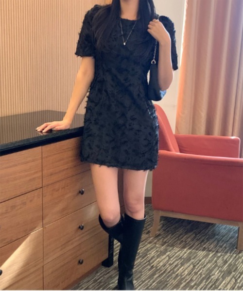 by muni:r(バイ ムニール)の「フェザー半袖ミニワンピース(ワンピース・レディース・ブラック/ベージュ・FREE)」の18枚目の写真