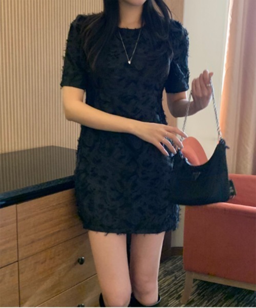 by muni:r(バイ ムニール)の「フェザー半袖ミニワンピース(ワンピース・レディース・ブラック/ベージュ・FREE)」の13枚目の写真