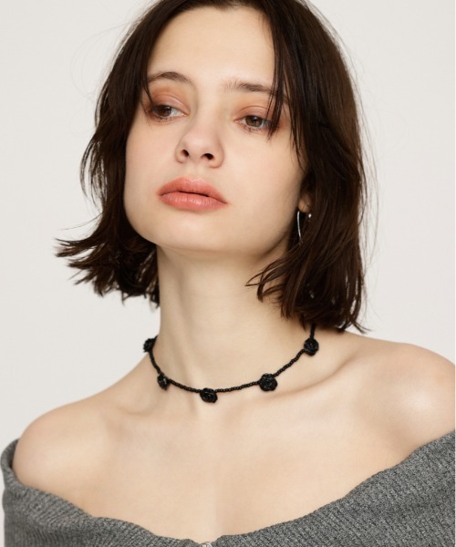 SLY（スライ）の「ROSE BEADS N/C ローズ ビーズ ネックレス（ネックレス・レディース・ブラック/ブルー/ホワイト・FREE）」の13枚目の写真