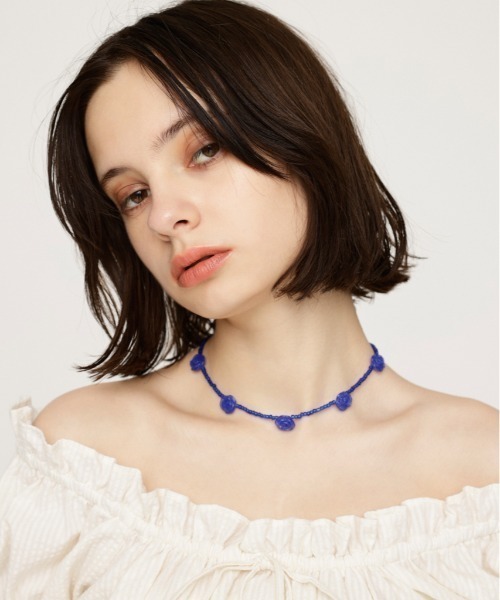 SLY（スライ）の「ROSE BEADS N/C ローズ ビーズ ネックレス（ネックレス・レディース・ブラック/ブルー/ホワイト・FREE）」の18枚目の写真