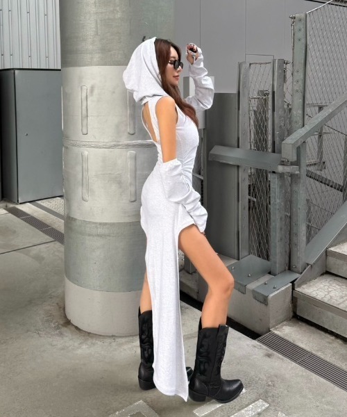 INTER FACTORY(インターファクトリー)の「Rina - アームウォーマー付きギャザーワンピース made in INTERFACTORY(ワンピース・レディース・アイボリー/ブラック/グレー・SMALL/MEDIUM)」の16枚目の写真