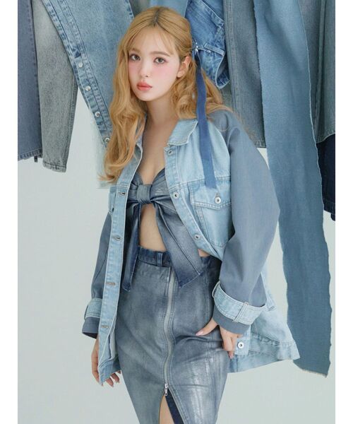 CALNAMUR（カルナムール）の「GLITTER DENIM ZIP TIGHT SKIRT/グリッターデニムジップタイトスカート（スカート・レディース・ライトブルー/インディゴブルー・SMALL/MEDIUM）」の4枚目の写真