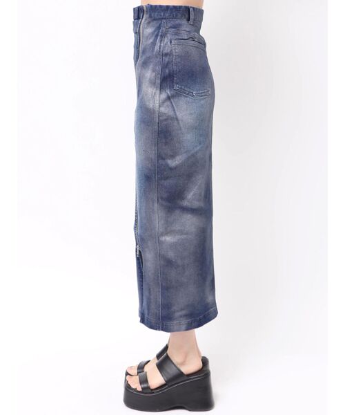 CALNAMUR（カルナムール）の「GLITTER DENIM ZIP TIGHT SKIRT/グリッターデニムジップタイトスカート（スカート・レディース・ライトブルー/インディゴブルー・SMALL/MEDIUM）」の9枚目の写真