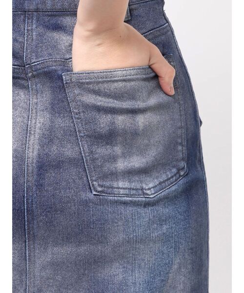 CALNAMUR（カルナムール）の「GLITTER DENIM ZIP TIGHT SKIRT/グリッターデニムジップタイトスカート（スカート・レディース・ライトブルー/インディゴブルー・SMALL/MEDIUM）」の12枚目の写真