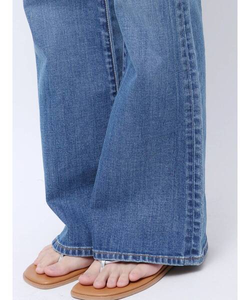 Ungrid（アングリッド）の「ハイウエストストレッチフレアデニム（デニムパンツ・レディース・ブルー・24inch/25inch/26inch）」の3枚目の写真