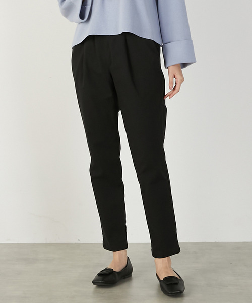 MELROSE claire(メルローズ クレール)の「《定番》ストレッチスリムテーパードパンツ(一部WEB限定カラー )(その他パンツ・レディース・ライトグレー/ブラック/オフホワイト/カーキ/ライトイエロー/ライラック/グレイッシュベージュ・2/4/3/5/1)」の3枚目の写真