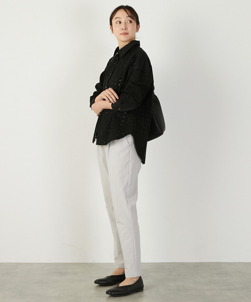 MELROSE claire(メルローズ クレール)の「《定番》ストレッチスリムテーパードパンツ(一部WEB限定カラー )(その他パンツ・レディース・ライトグレー/ブラック/オフホワイト/カーキ/ライトイエロー/ライラック/グレイッシュベージュ・2/4/3/5/1)」の13枚目の写真