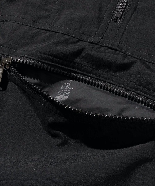 THE NORTH FACE(ザノースフェイス)の「THE NORTH FACE COMPACT ANORAK(ザ・ノース・フェイス コンパクトアノラック)(ナイロンジャケット・メンズ・ブラック・X-LARGE/LARGE/MEDIUM/SMALL)」の6枚目の写真