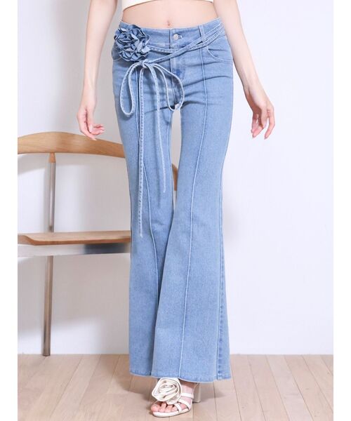 EATME（イートミー）の「コサージュフレアデニムパンツ（デニムパンツ・レディース・ライトブルー/ブラック・SMALL/MEDIUM）」の6枚目の写真