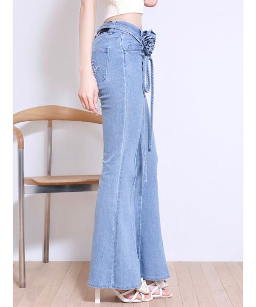 EATME（イートミー）の「コサージュフレアデニムパンツ（デニムパンツ・レディース・ライトブルー/ブラック・SMALL/MEDIUM）」の7枚目の写真