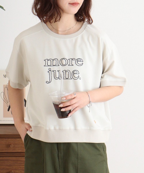 EGLANTINE（エグランティーヌ）の「EGLANTINE チェーンステッチ加工 半袖ロゴカットソープルオーバー（Tシャツ/カットソー・レディース・サンドベージュ/ネイビー/モカ/パープル・40）」の3枚目の写真