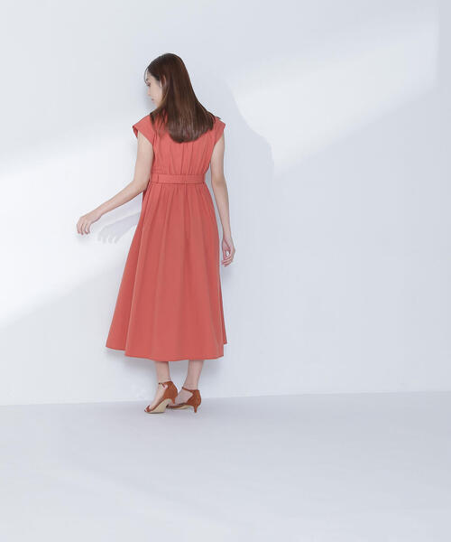 NATURAL BEAUTY BASIC（ナチュラルビューティーベーシック）の「◇ベルテッドポケットシャツワンピース（シャツワンピース・レディース・ネイビー/ベージュ/オレンジ・MEDIUM/SMALL/P/S）」の4枚目の写真