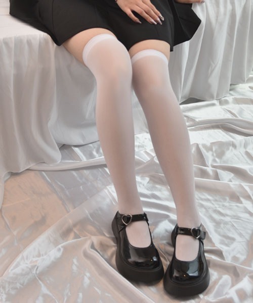 VIBGYOR Women(ヴィブジョー ウィメン)の「【float】定番 ナイロン ニーハイソックス(ソックス/靴下・レディース・ブラック/ホワイト・FREE)」の3枚目の写真