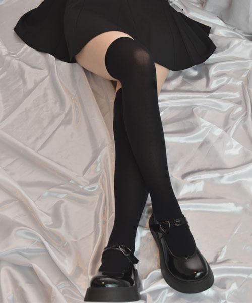 VIBGYOR Women(ヴィブジョー ウィメン)の「【float】定番 ナイロン ニーハイソックス(ソックス/靴下・レディース・ブラック/ホワイト・FREE)」の6枚目の写真