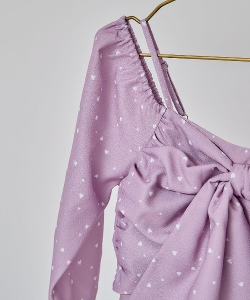 LANTINAM(ランティナム)の「Heart Pattern Ribbon Dress-ハート柄ワンピース(ワンピース・レディース・ピンク/ネイビー・MEDIUM/SMALL)」の5枚目の写真