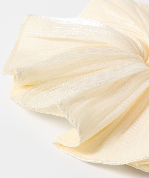 URBAN RESEARCH Sonny Label(アーバンリサーチサニーレーベル)の「シャイニーサテンフレアシュシュ(ヘアゴム・レディース・オフホワイト/ブラック・ONE)」の9枚目の写真