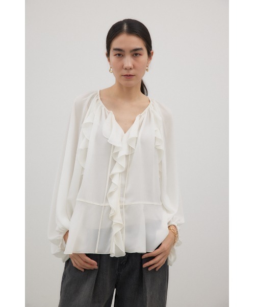 crie conforto（クリーコンフォルト）の「ラッフルブラウス 長袖（シャツ/ブラウス・レディース・オフホワイト/ピンク/ブラック/ライトブルー・FREE）」の2枚目の写真