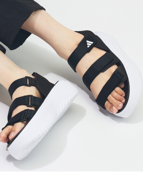 adidas(アディダス)の「アディダス adidas SLYN サンダル(サンダル・レディース・ブラック・22.5cm/23.5cm/24.5cm/25.5cm)」の1枚目の写真