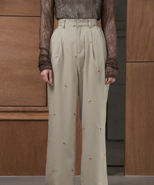 lawgy（ラウジー）の「lace 2way shirring tops / レース2wayシャーリングトップス（Tシャツ/カットソー・レディース・ブラウン/ホワイト/アイボリー・FREE）」の9枚目の写真