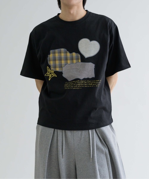 EPNK（イーピーエヌケー）の「【EPNK】Patchwok heart tee / パッチワークハートtee（Tシャツ/カットソー・メンズ・オートミール/ブラック/グレー・SMALL/MEDIUM/LARGE）」の2枚目の写真